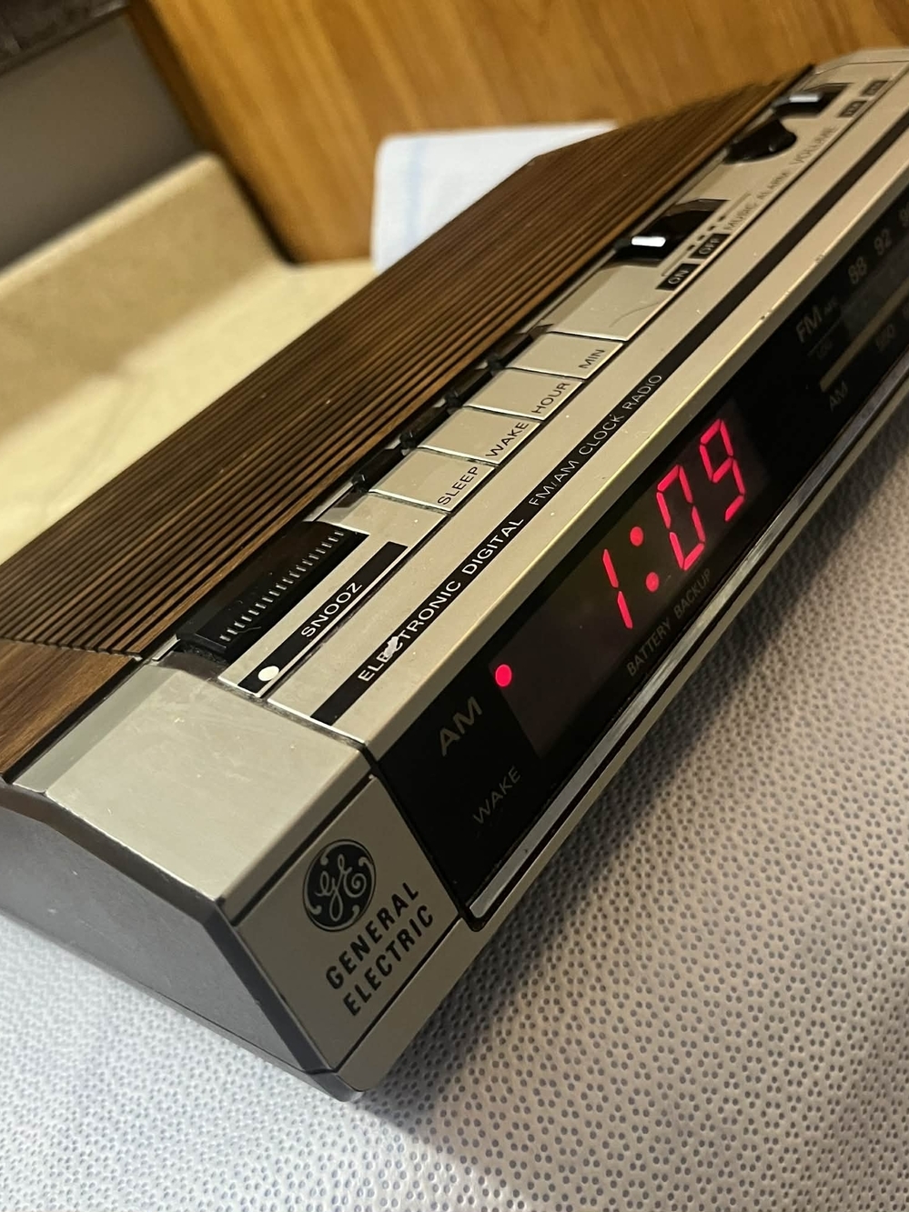General Electric Retro AM/FM Digital Alarm Clock Radio - Brown/Silver